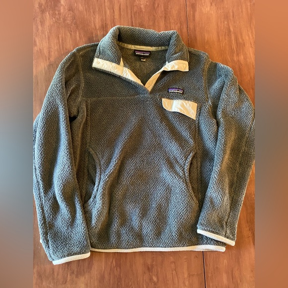 Patagonia Jackets & Blazers - Women’s Gray and White Sherpa Patagonia Pull-Over